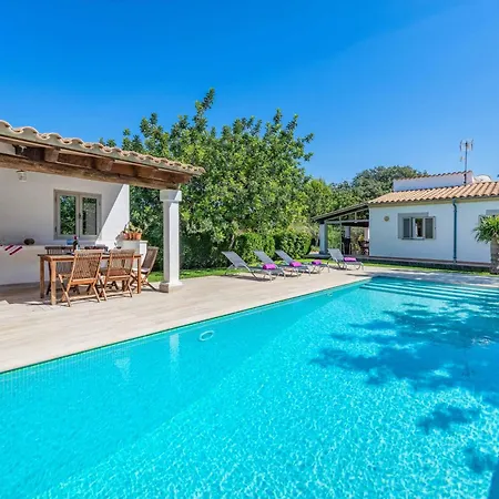Villa Cama Rotja *
